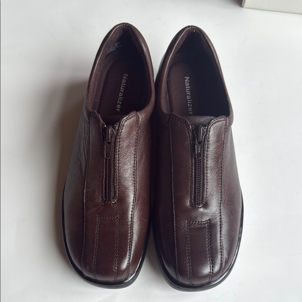 NWB Women’s Naturalizer Madison in Oxford Brown Leather Clogs size 8.5